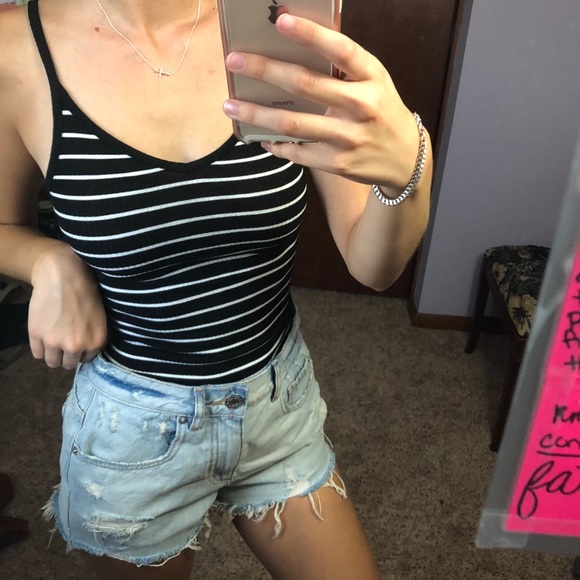 American Eagle Outfitters Tops - Black & white essential tank top 🌟
